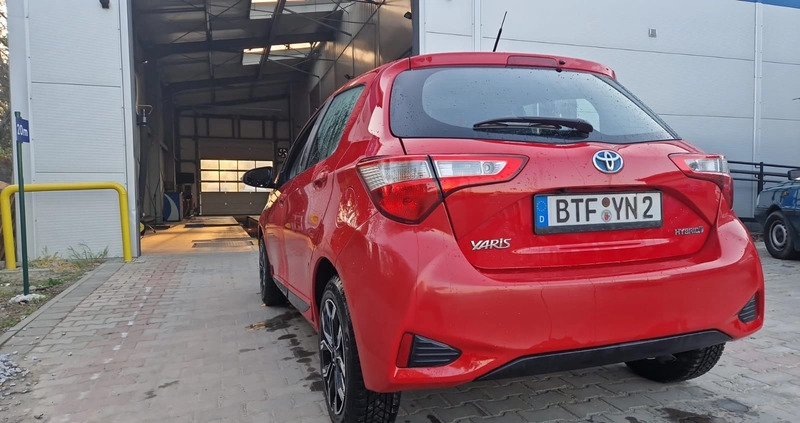 Toyota Yaris cena 45600 przebieg: 130000, rok produkcji 2018 z Strzelin małe 154